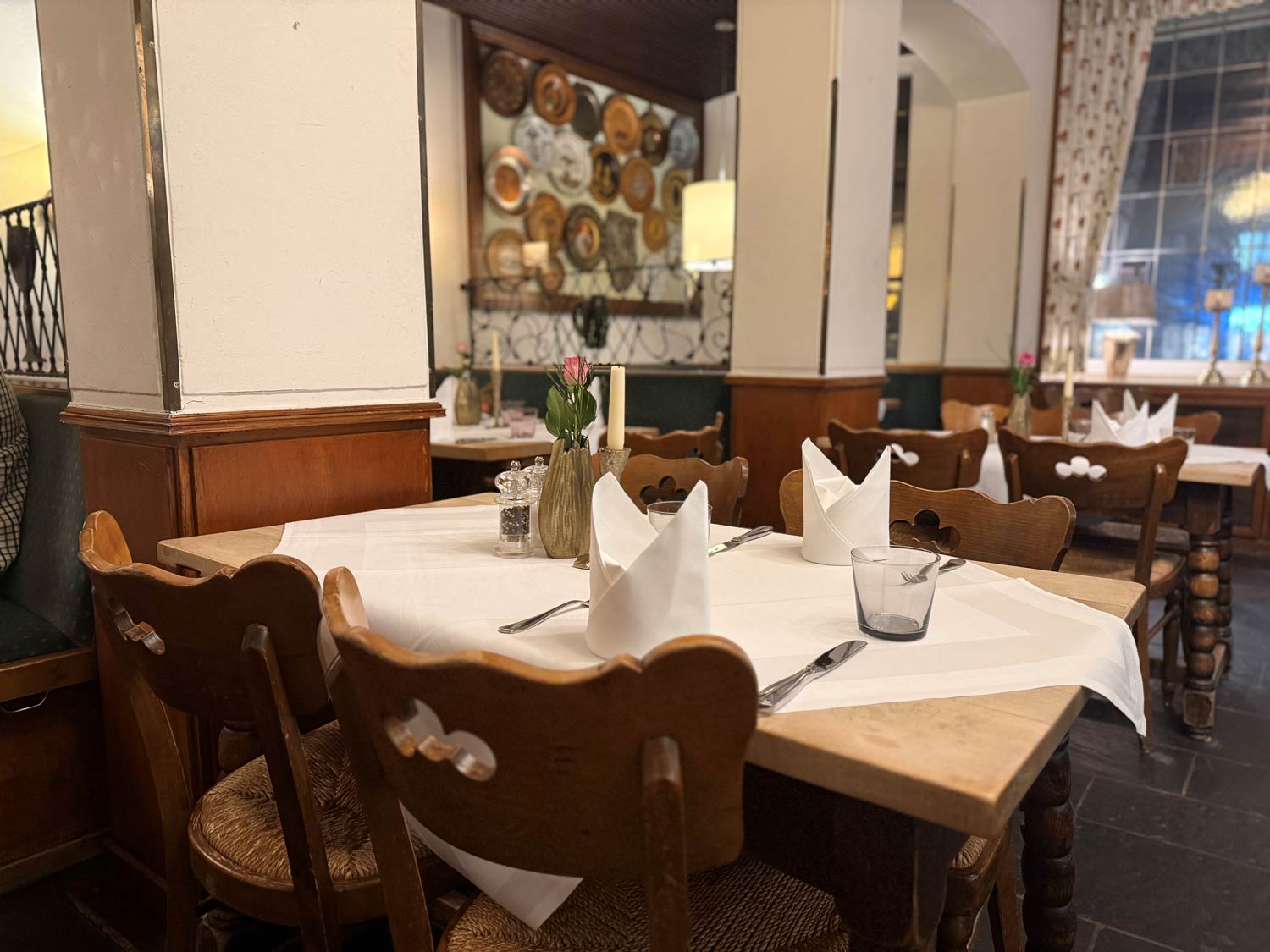 Traditionelles Gasthaus in Meppen mit regional gutbürgerlicher Küche. Das Restaurant Schmidt am Markt steht für Qualität, Gastfreundschaft und Genuss.